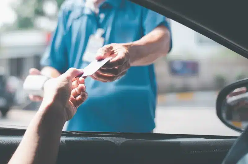 handing credit card for payment