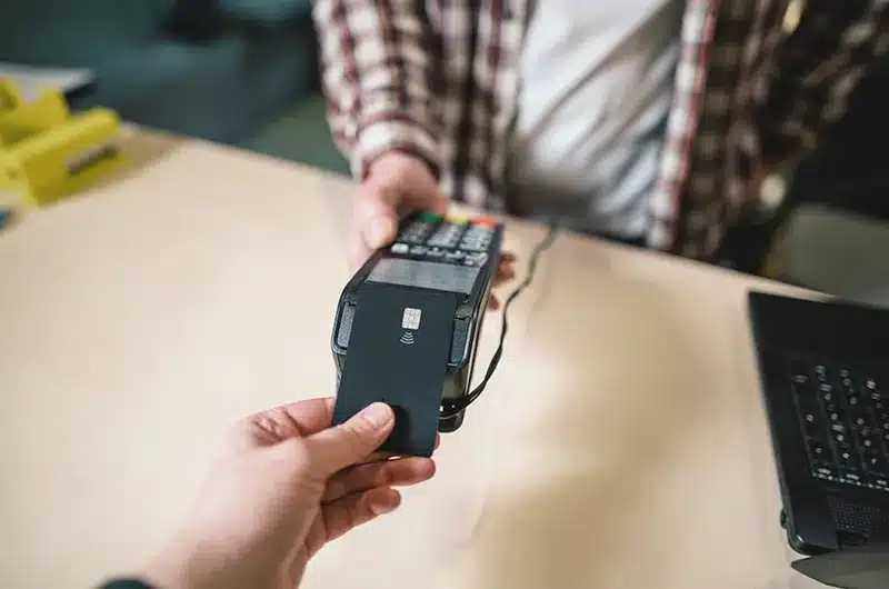 paying with credit card on tap